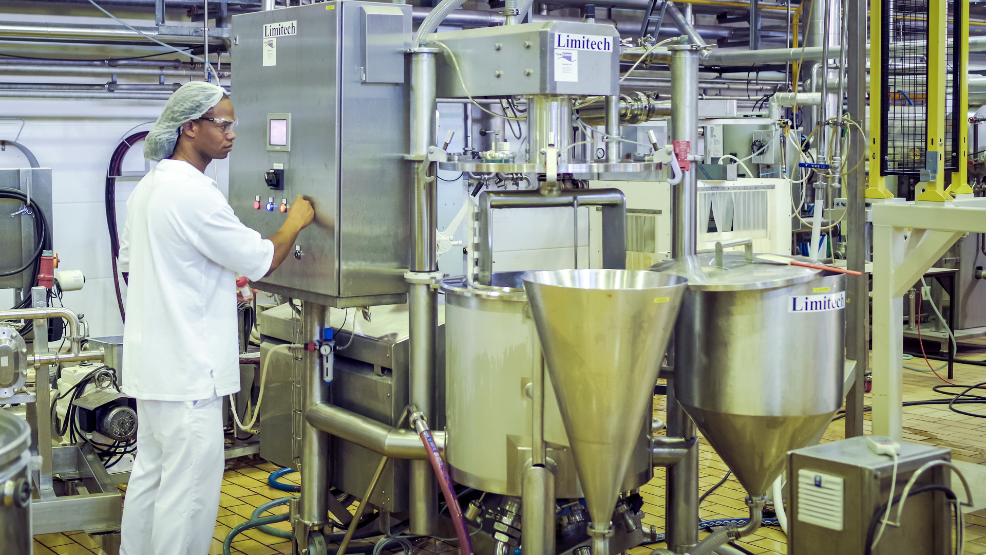 Microbial modelling in production and distribution