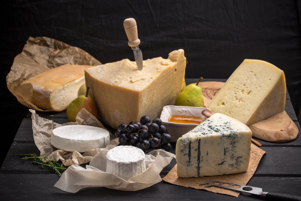 Predicting Listeria growth in cheese