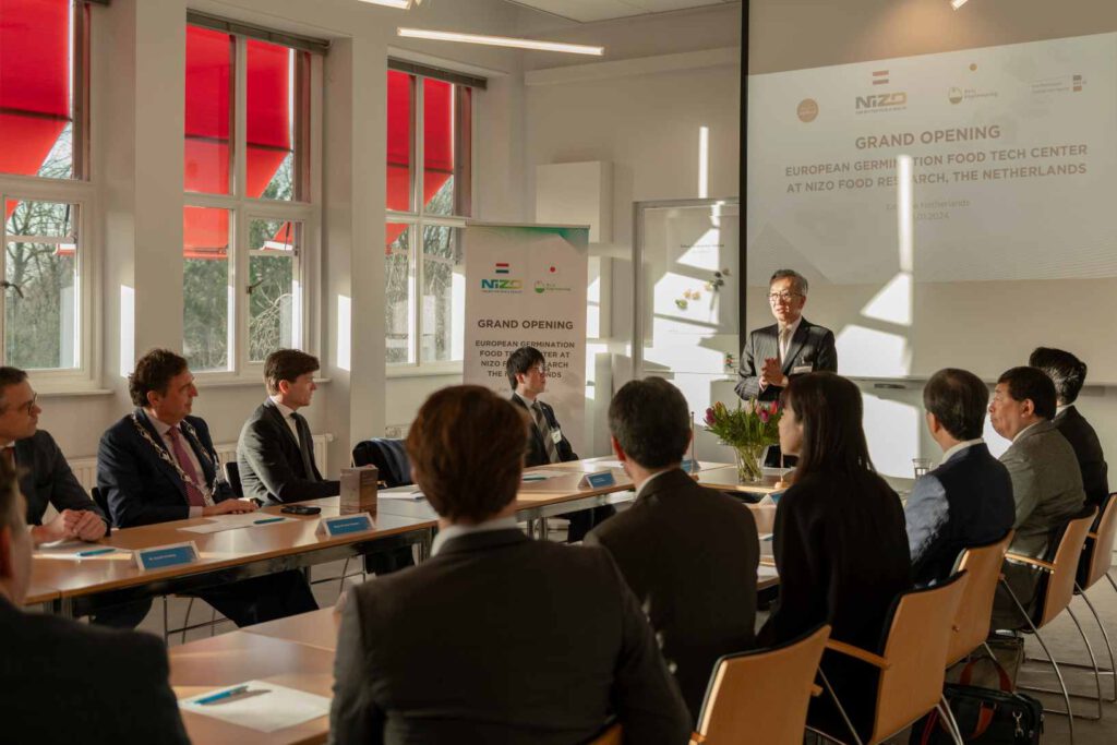 DAIZ Engineering and NIZO Food Research Collaborate to Establish European Germination Food-Tech Center, Advancing the Development of Hybrid Dairy Alternatives in the Netherlands
The Ambassador of Japan to the Netherlands delivered a speech at the event.