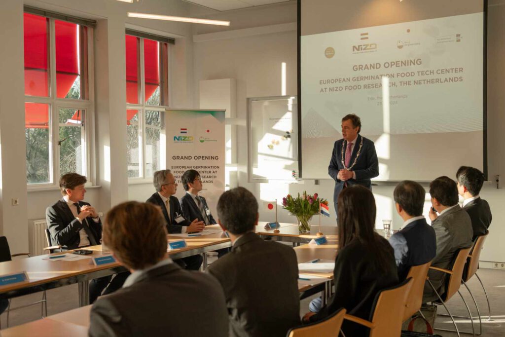 DAIZ Engineering and NIZO Food Research Collaborate to Establish European Germination Food-Tech Center, Advancing the Development of Hybrid Dairy Alternatives in the Netherlands
The Mayor of the municipality of Ede delivered a speech at the event.